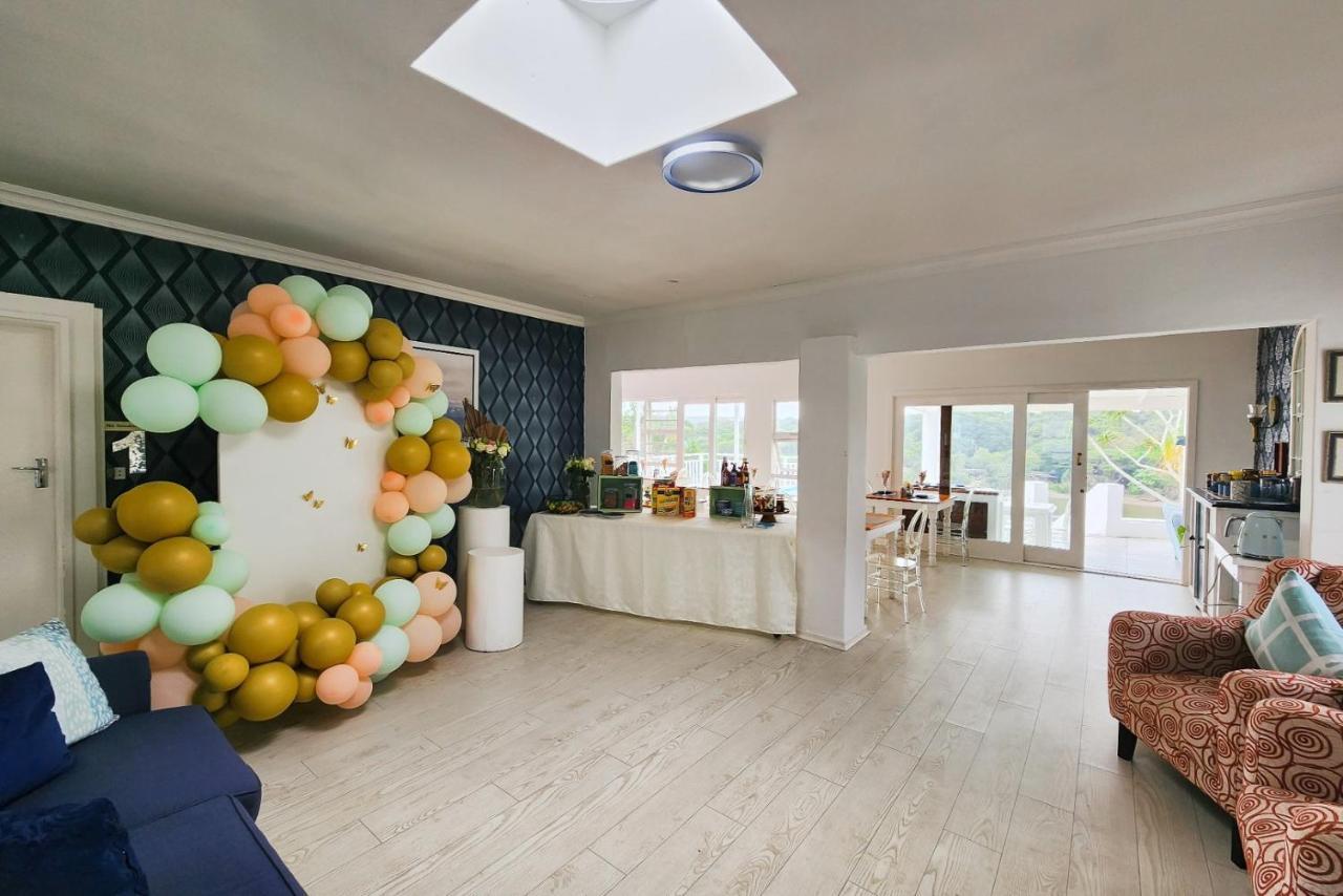 Blue'S Guest House - East London Bonza Bay Exteriér fotografie