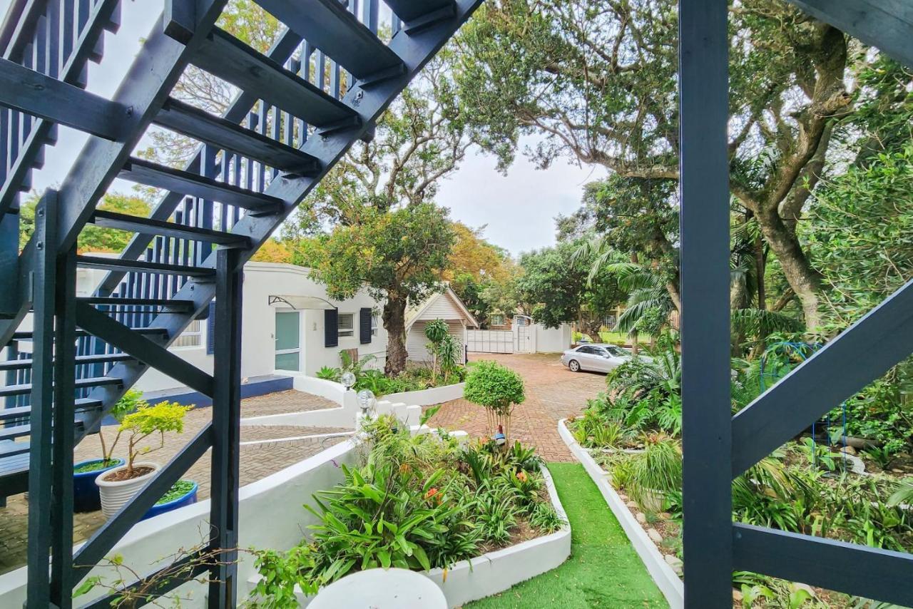 Blue'S Guest House - East London Bonza Bay Exteriér fotografie