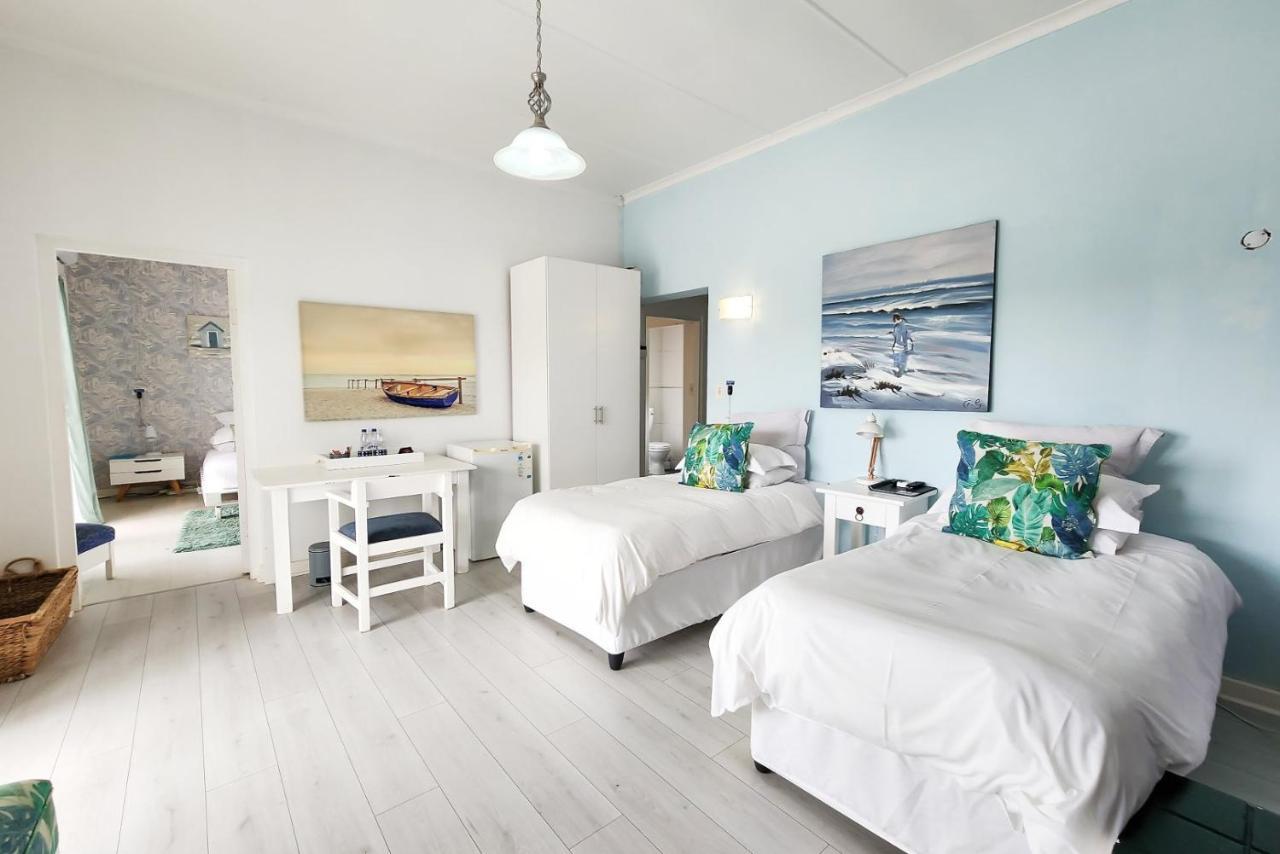 Blue'S Guest House - East London Bonza Bay Exteriér fotografie