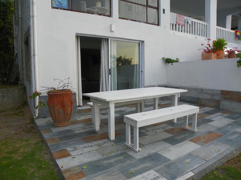 Blue'S Guest House - East London Bonza Bay Exteriér fotografie