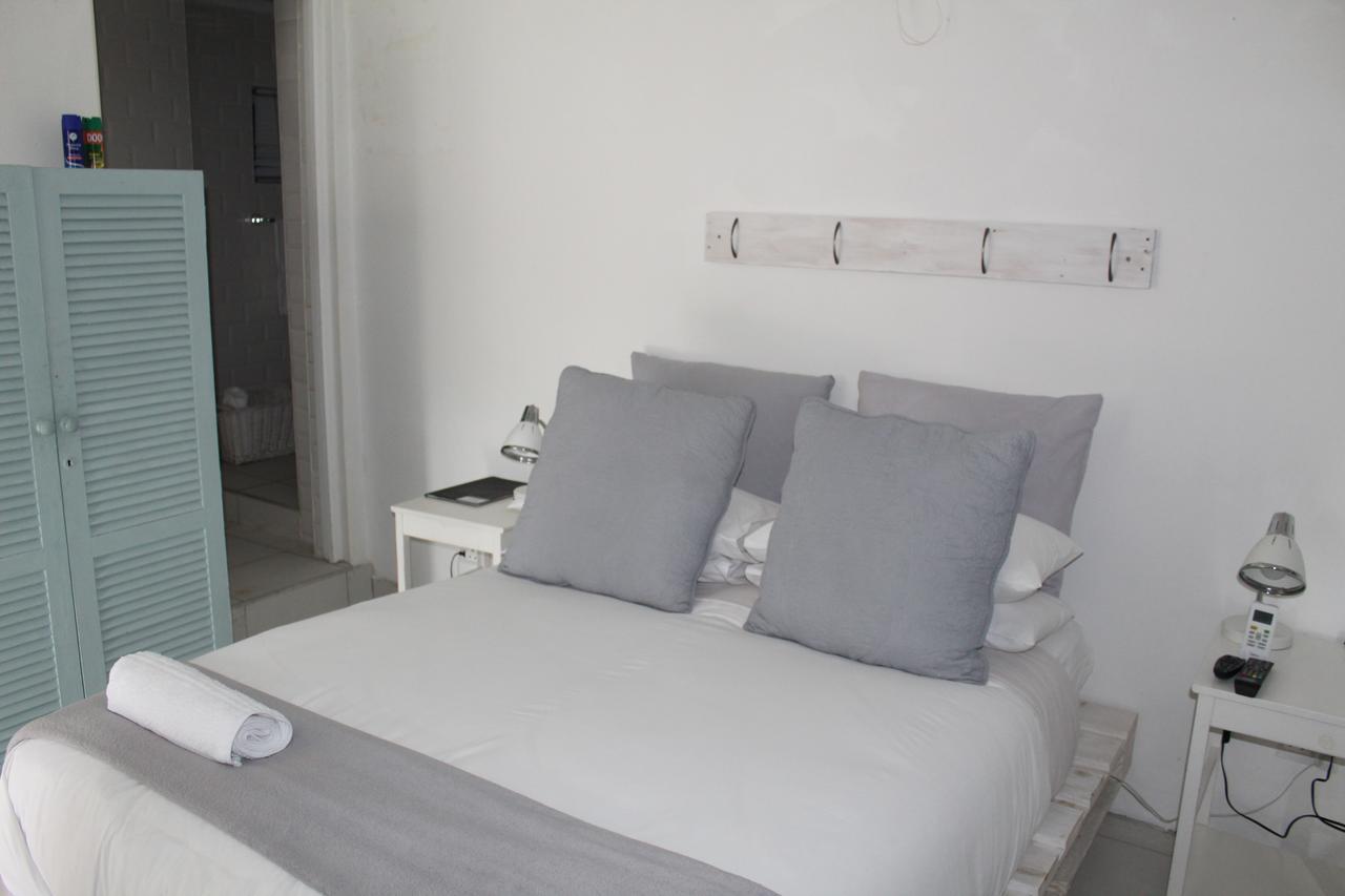 Blue'S Guest House - East London Bonza Bay Exteriér fotografie