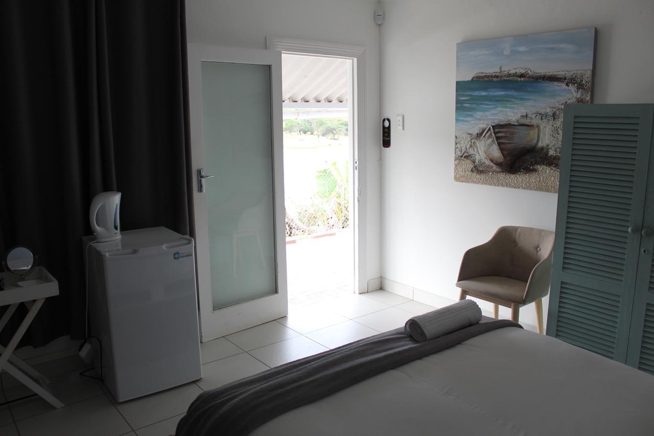 Blue'S Guest House - East London Bonza Bay Exteriér fotografie
