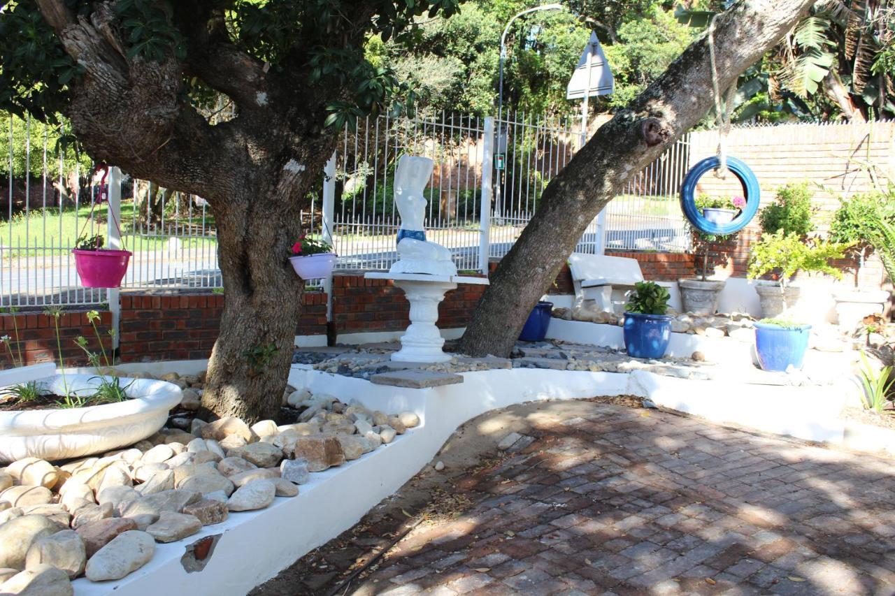 Blue'S Guest House - East London Bonza Bay Exteriér fotografie